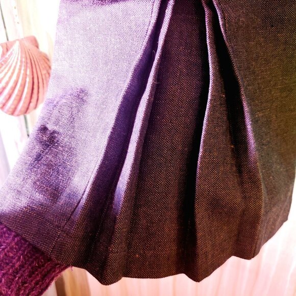 Xie Capri with Beautiful Fan Detail on the Back of Leg - Picture 4 of 10